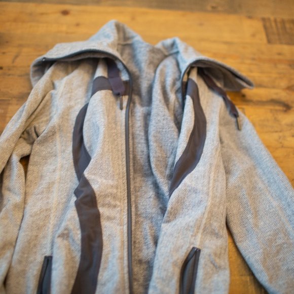 Heathered Gray Herringbone Lululemon Hooded Jacket - Picture 4 of 5